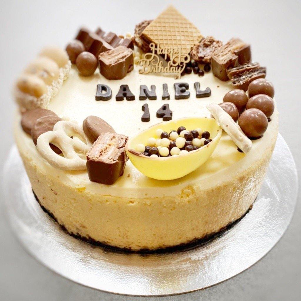 Oreo base cheesecake - Yasmin Bakery & Cartering